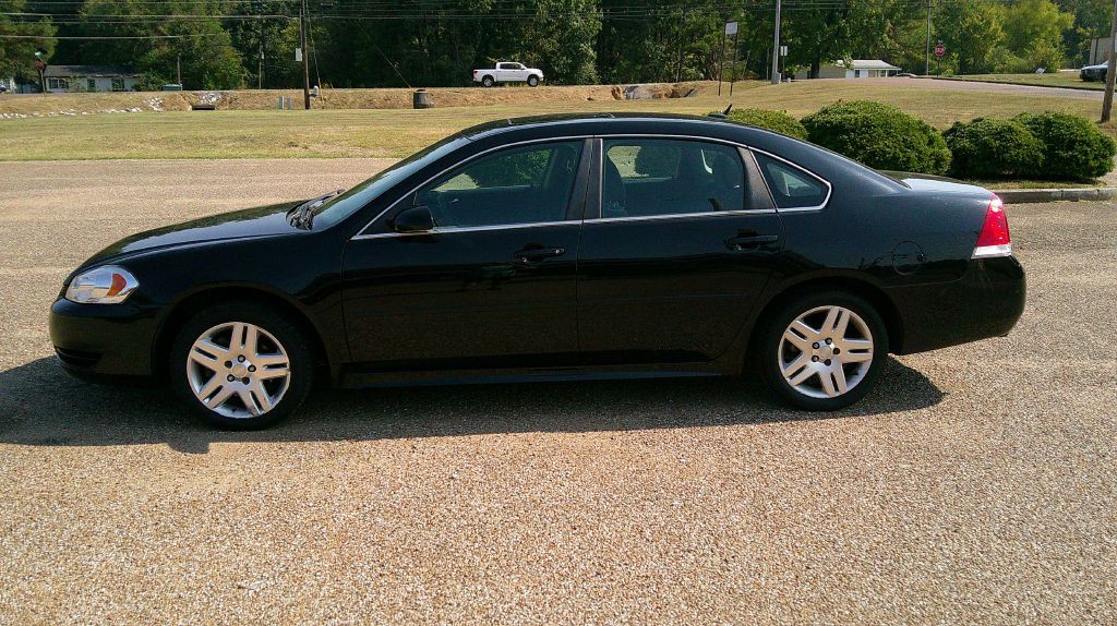 2015 Chevrolet Impala Image 2