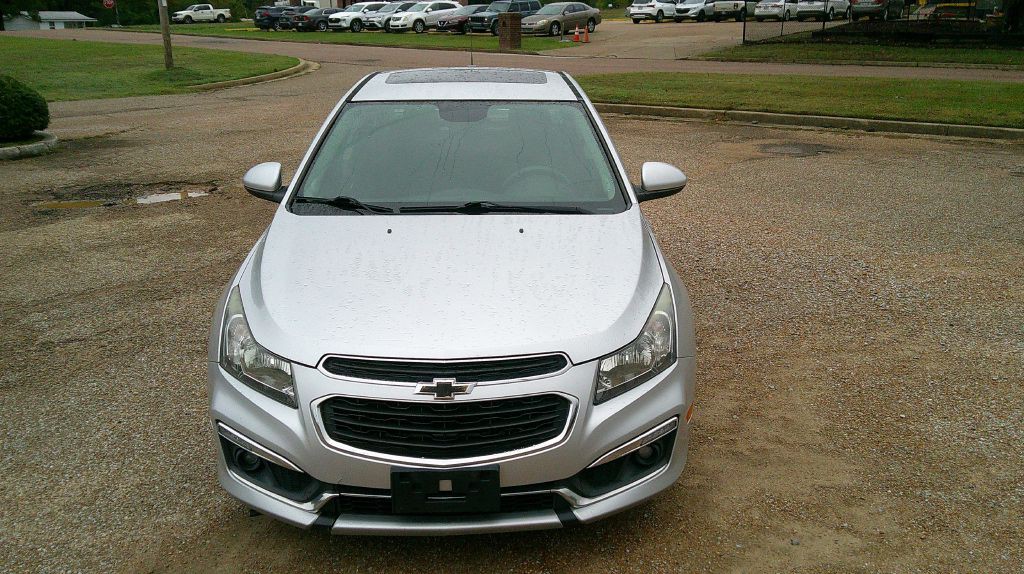 2016 Chevrolet Cruze Image 2