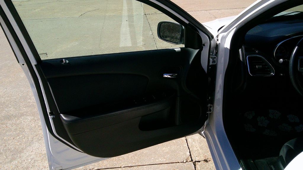 2012 Chrysler 200 Image 5