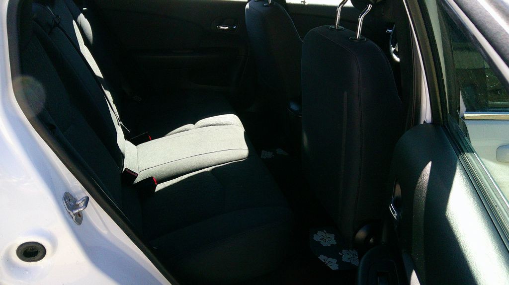 2012 Chrysler 200 Image 9