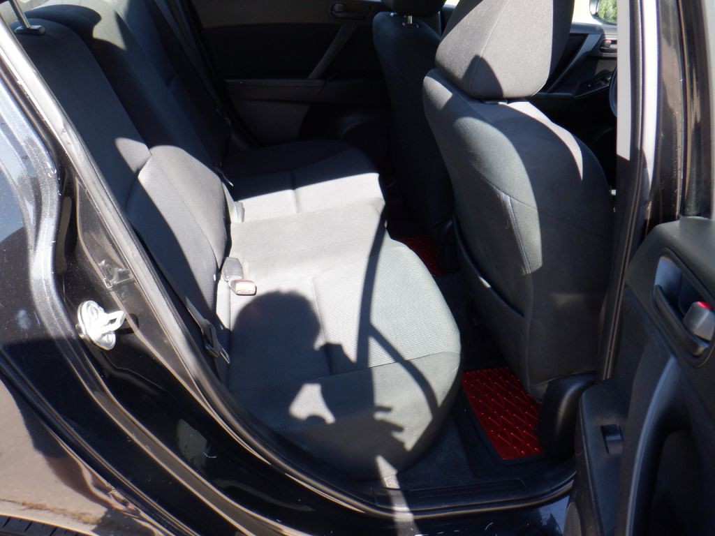 2011 Mazda Mazda3 Image 11