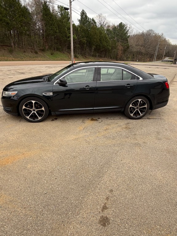 2014 Ford Taurus Image 2