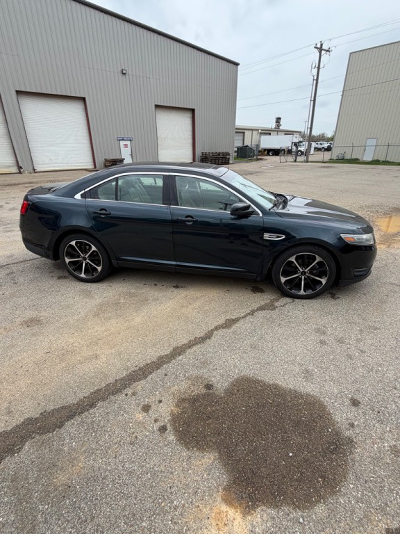 2014 Ford Taurus Image 4