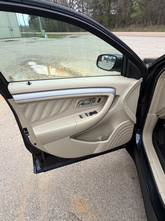 2014 Ford Taurus Image 6