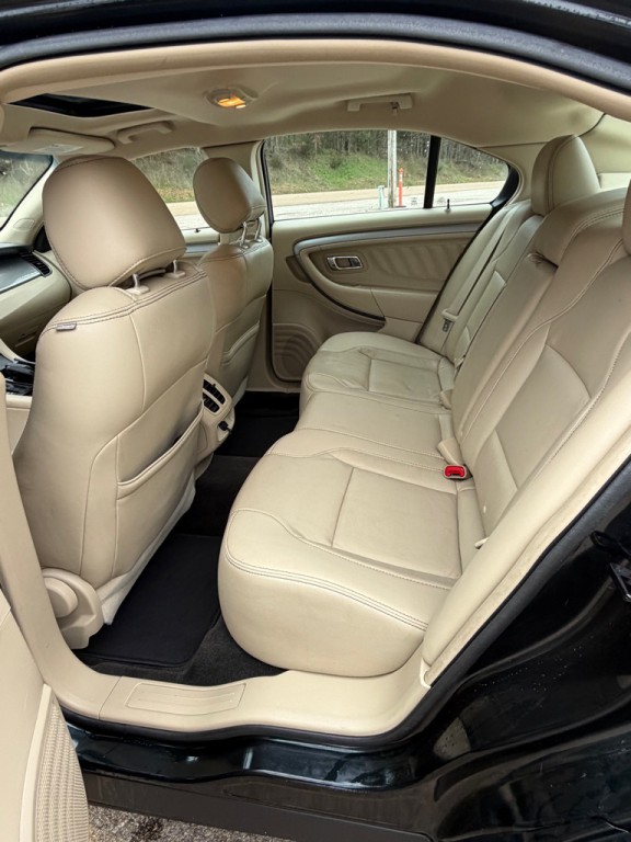2014 Ford Taurus Image 8
