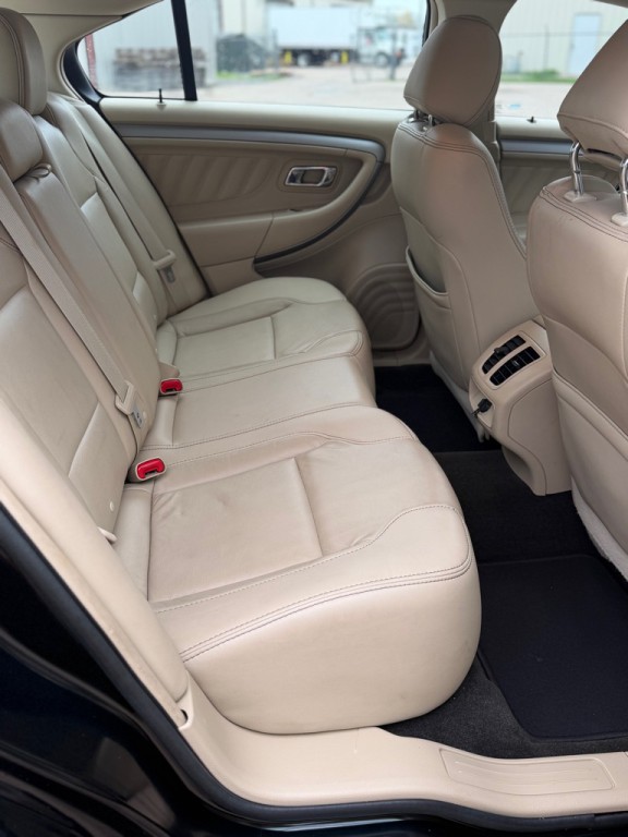 2014 Ford Taurus Image 11