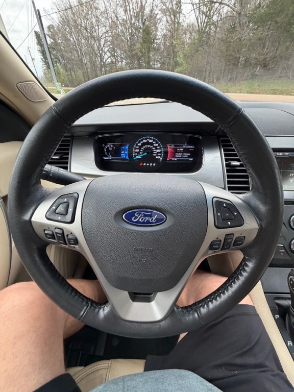 2014 Ford Taurus Image 12