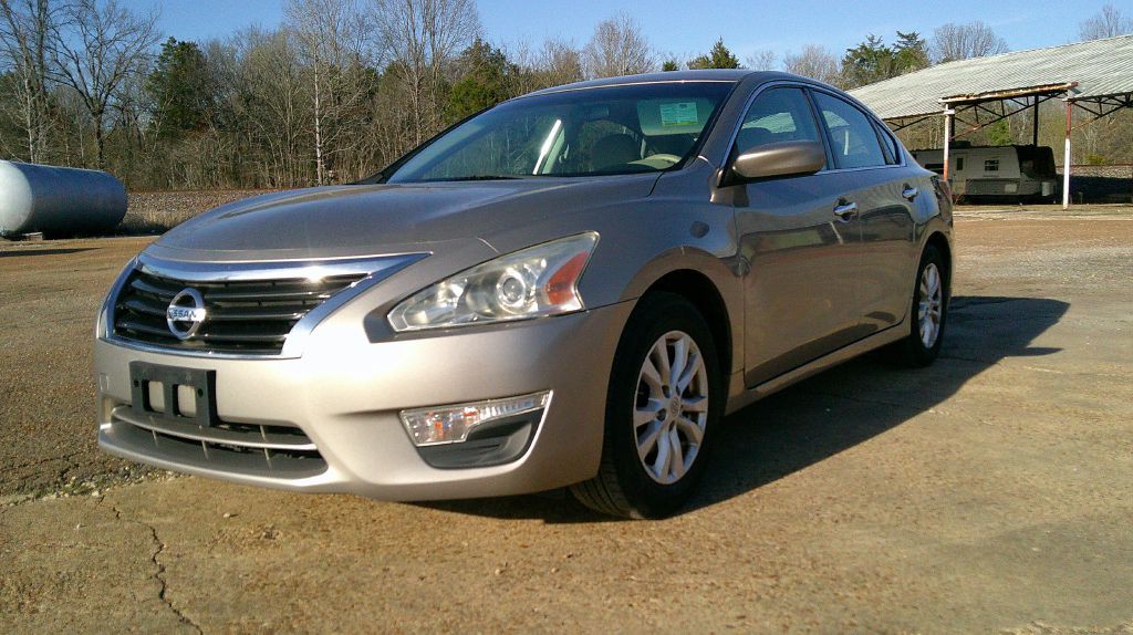 2014 Nissan Altima Image 1