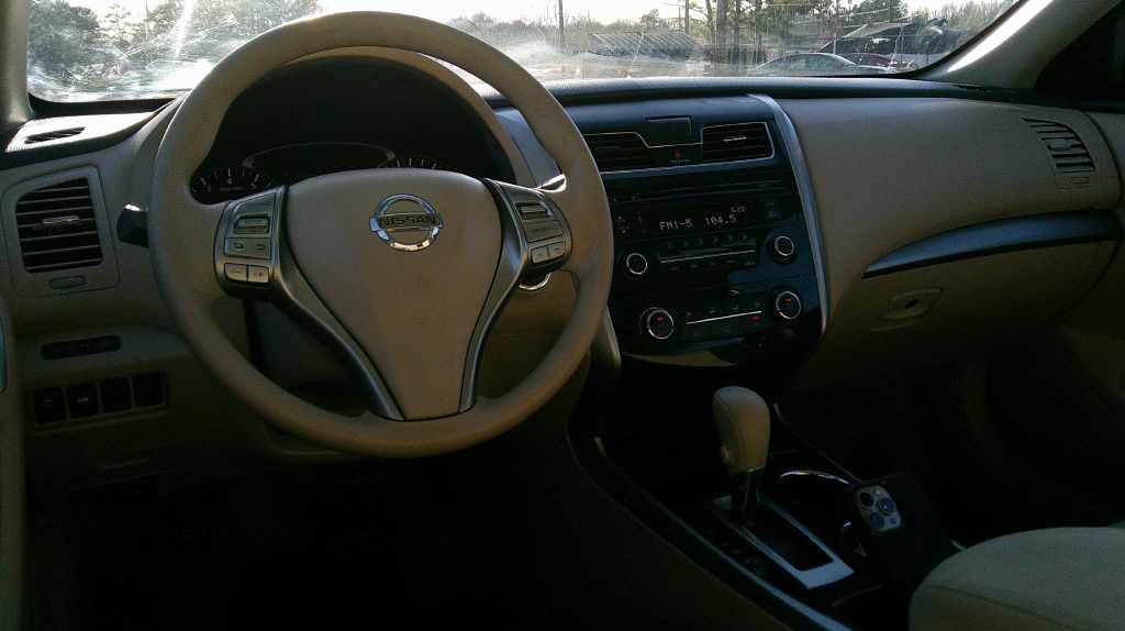 2014 Nissan Altima Image 9