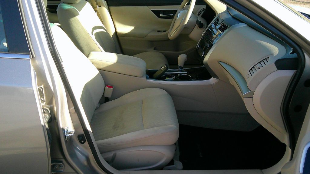 2014 Nissan Altima Image 10