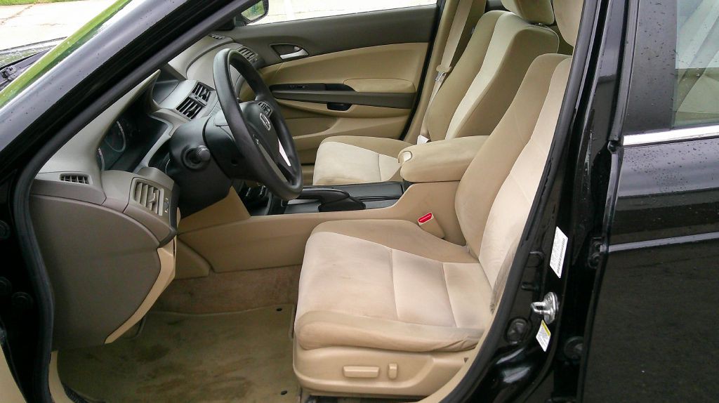2010 Honda Accord Image 7