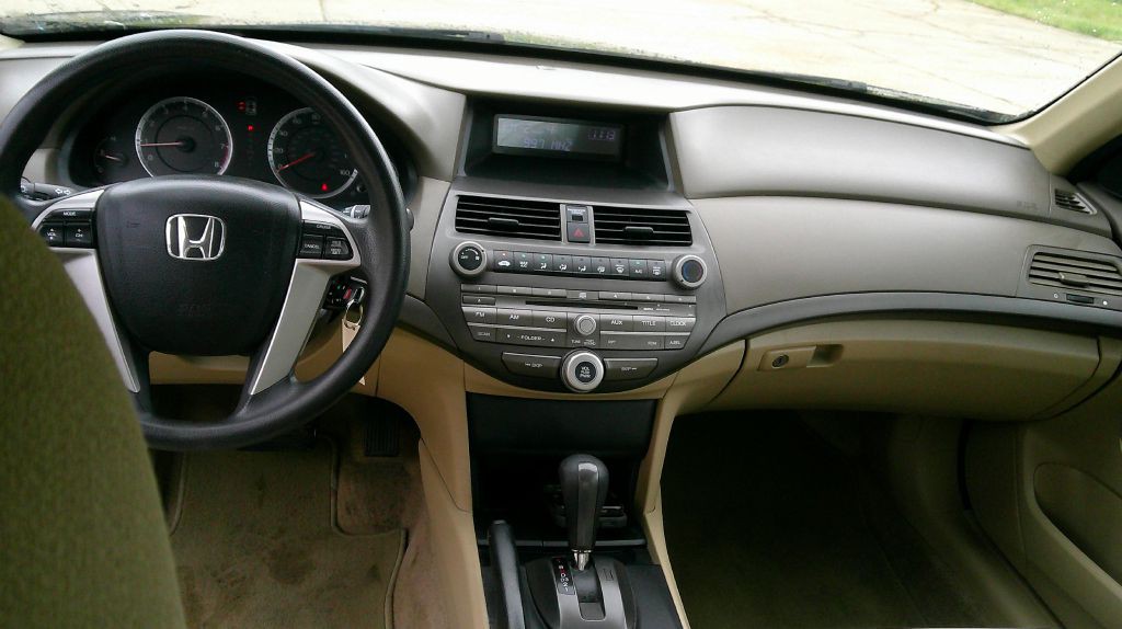 2010 Honda Accord Image 9