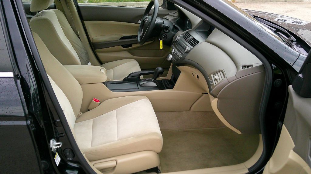 2010 Honda Accord Image 10