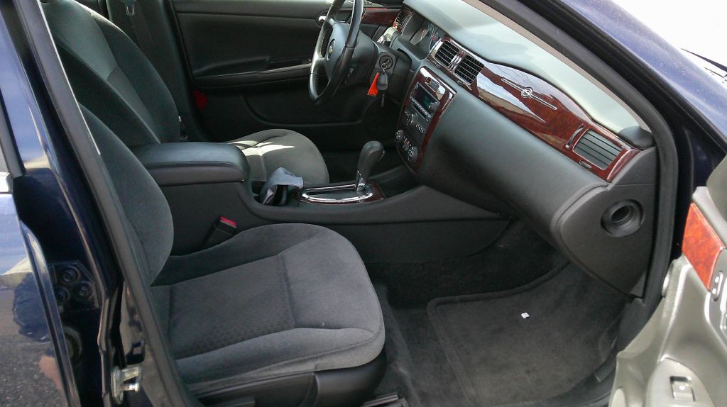 2010 Chevrolet Impala Image 8