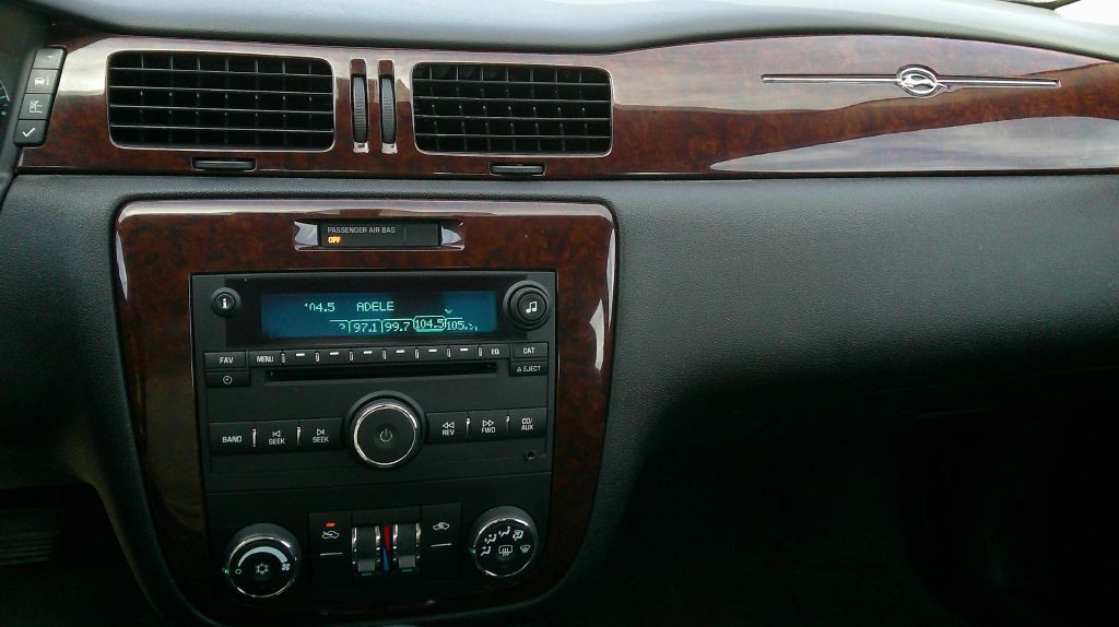 2010 Chevrolet Impala Image 11