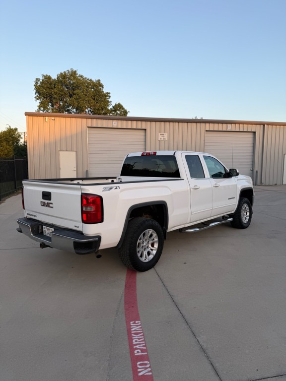 2014 GMC Sierra Image 2