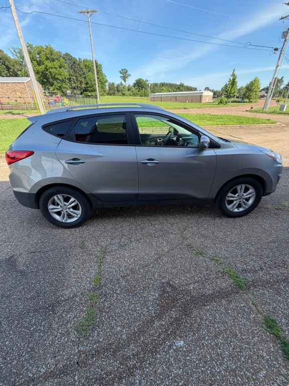 2013 Hyundai Tucson Image 1