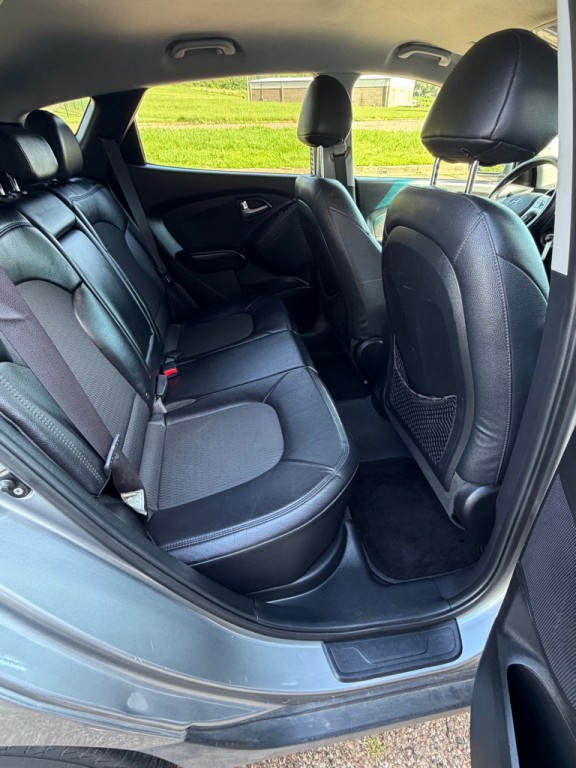 2013 Hyundai Tucson Image 11