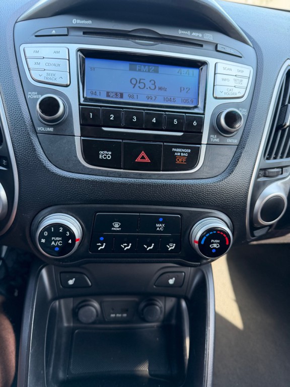 2013 Hyundai Tucson Image 16
