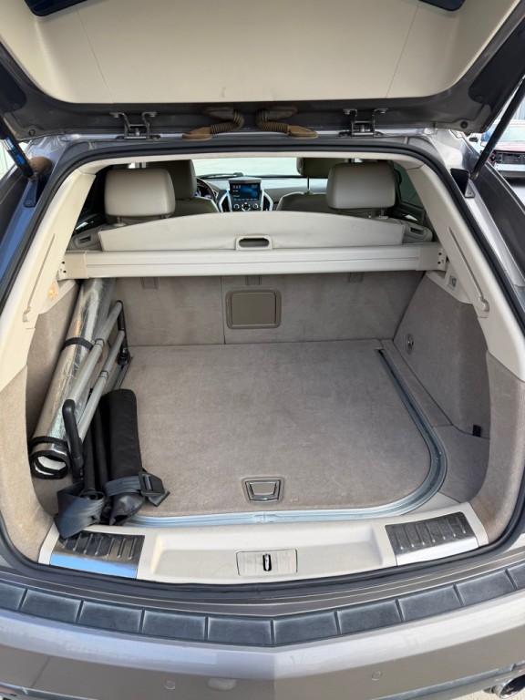 2012 Cadillac SRX Image 8