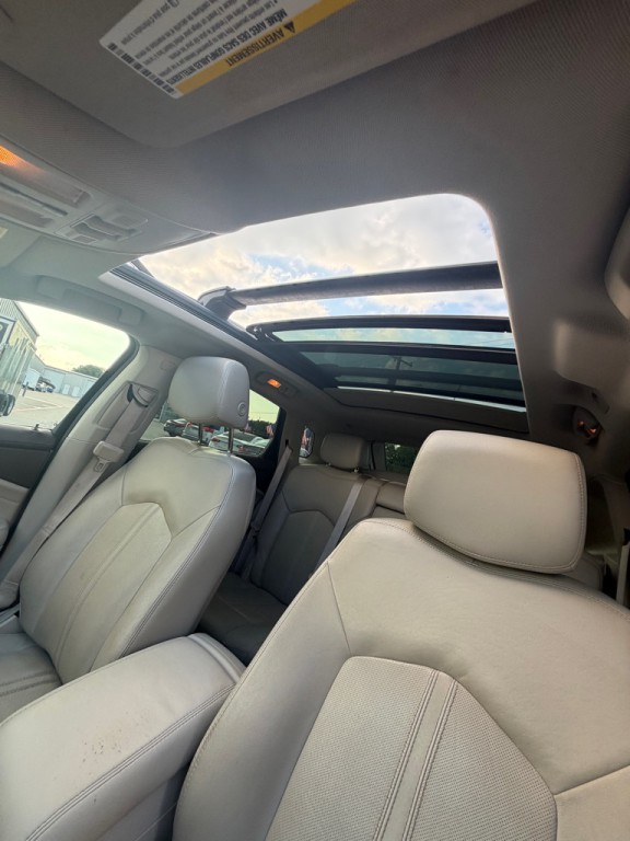 2012 Cadillac SRX Image 10