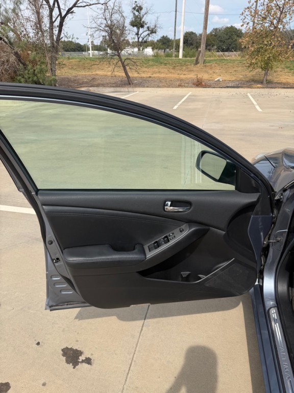 2010 Nissan Altima Image 6