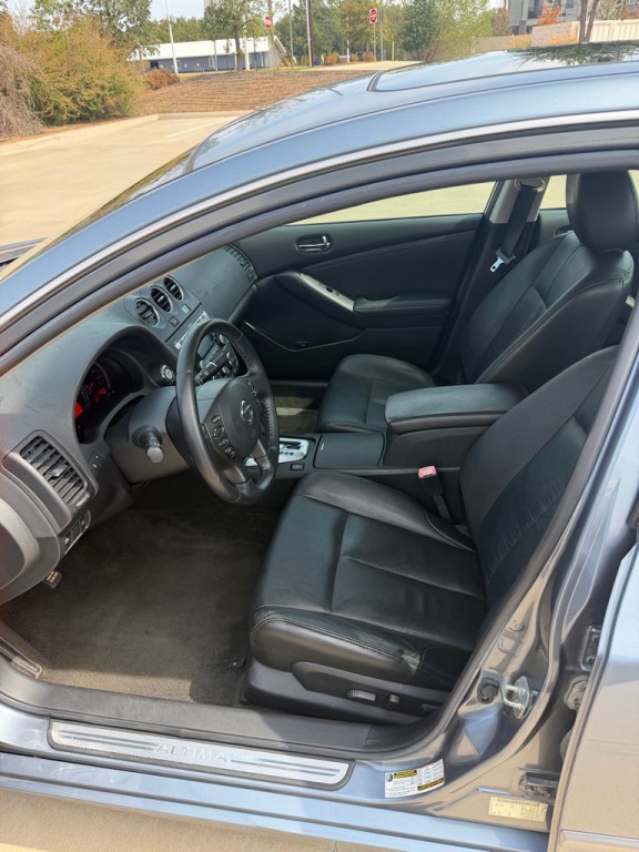 2010 Nissan Altima Image 7