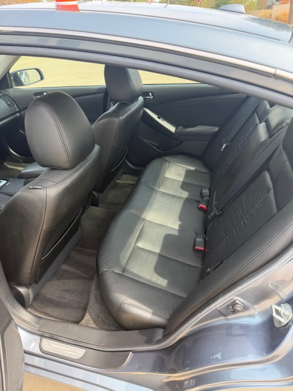 2010 Nissan Altima Image 8