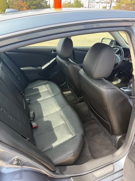 2010 Nissan Altima Image 11