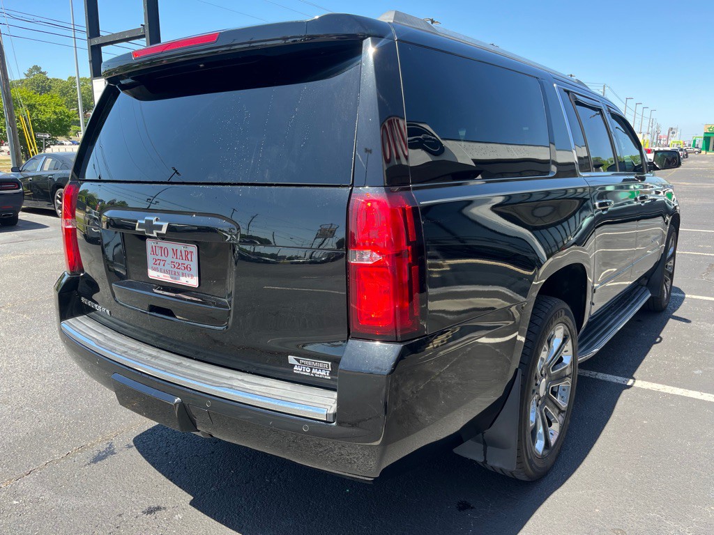 2017 Chevrolet Suburban Image 4