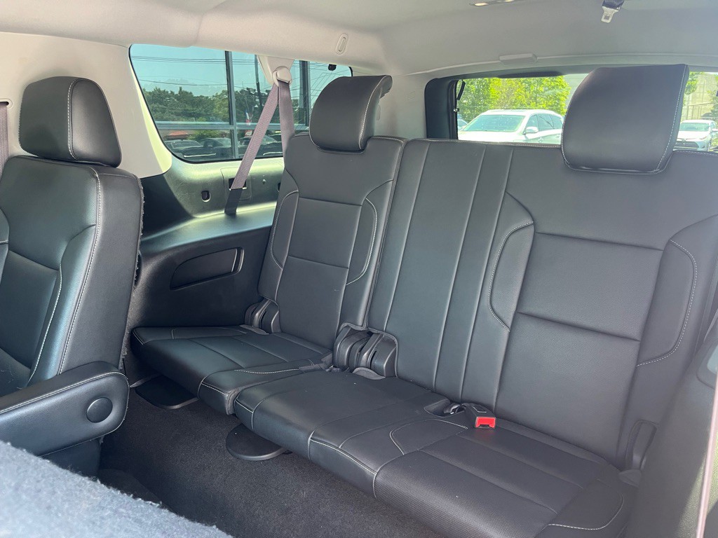 2017 Chevrolet Suburban Image 7