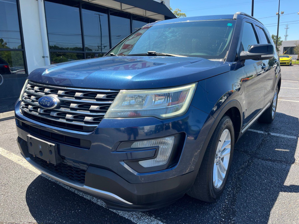 2017 Ford Explorer Image 2