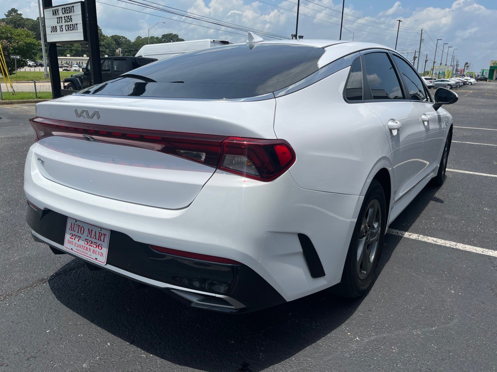 2022 Kia K5 Image 4