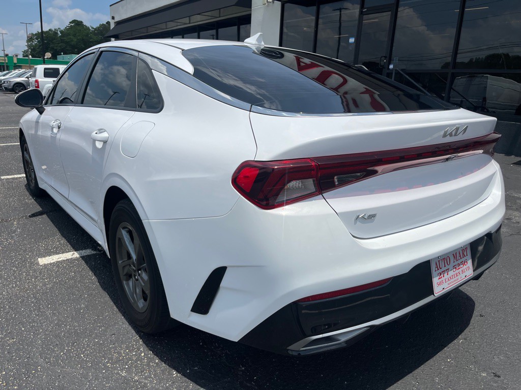2022 Kia K5 Image 5