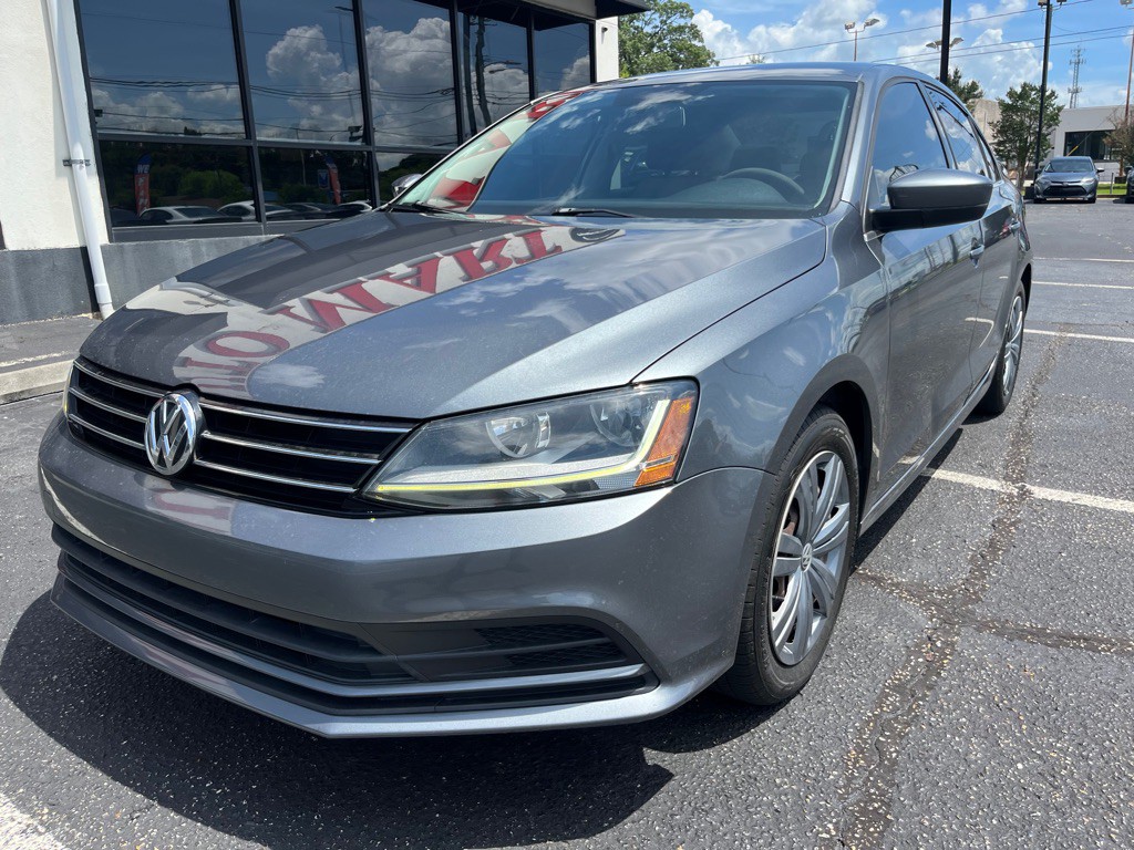 2017 Volkswagen Jetta Image 2