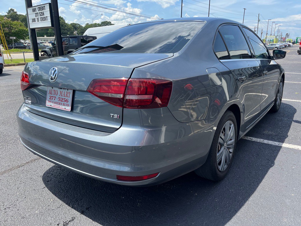2017 Volkswagen Jetta Image 4