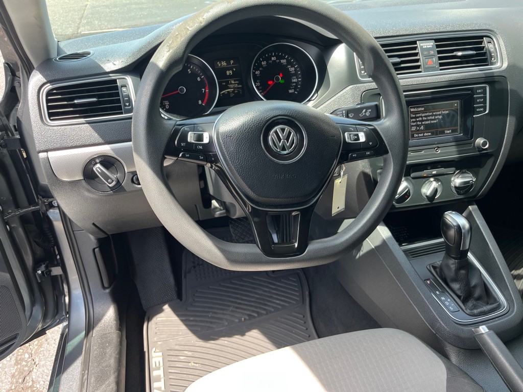2017 Volkswagen Jetta Image 6