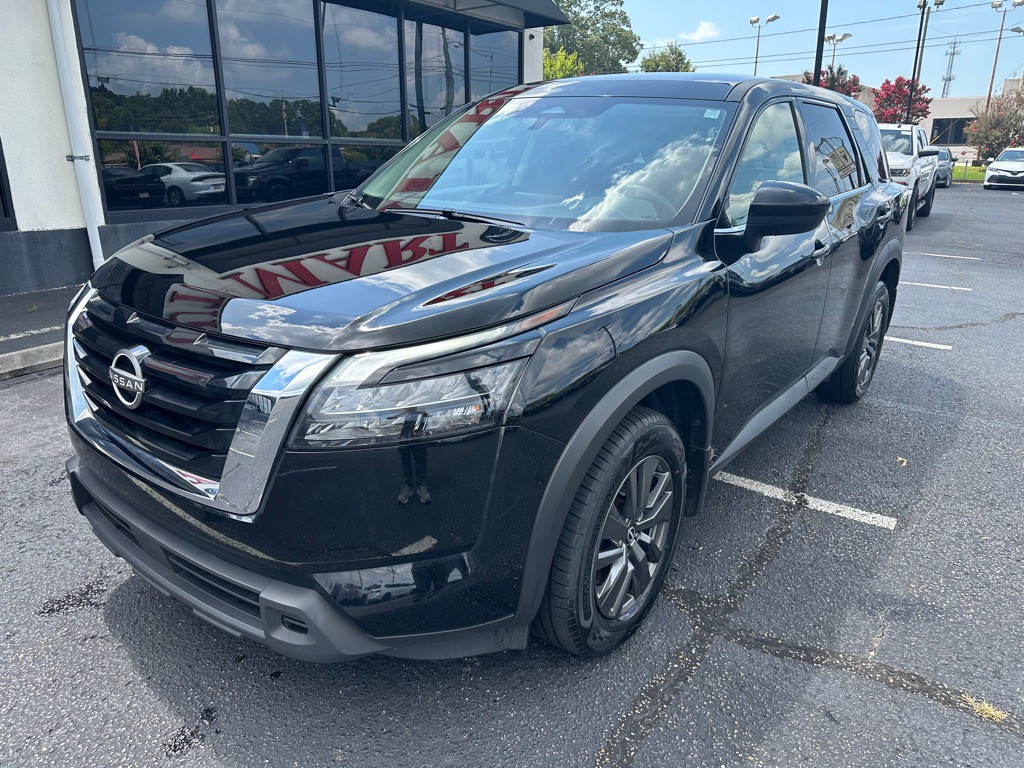 2023 Nissan Pathfinder Image 2