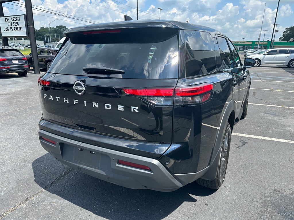 2023 Nissan Pathfinder Image 4