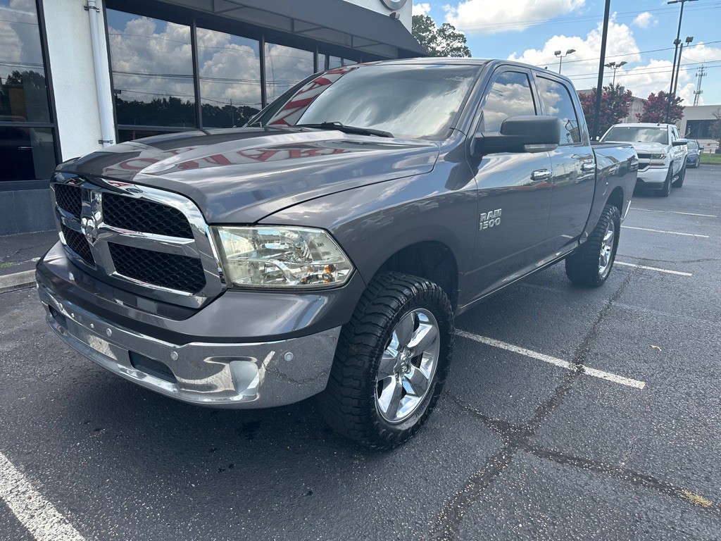 2016 RAM 1500 Image 2