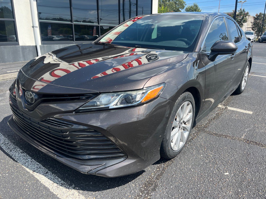 2019 Toyota Camry Image 2