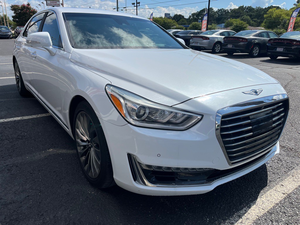 2018 Genesis G90 Image 3
