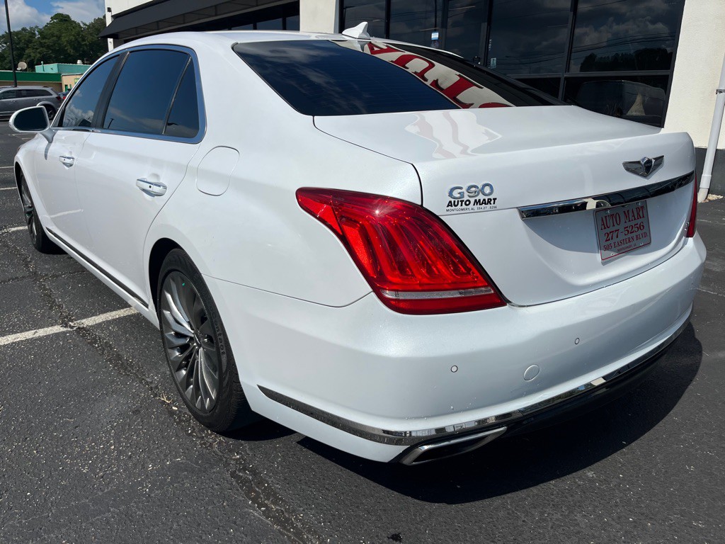 2018 Genesis G90 Image 5