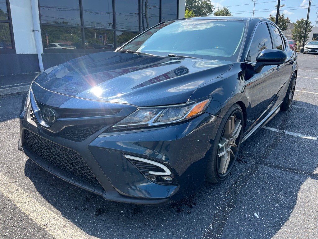 2019 Toyota Camry Image 2
