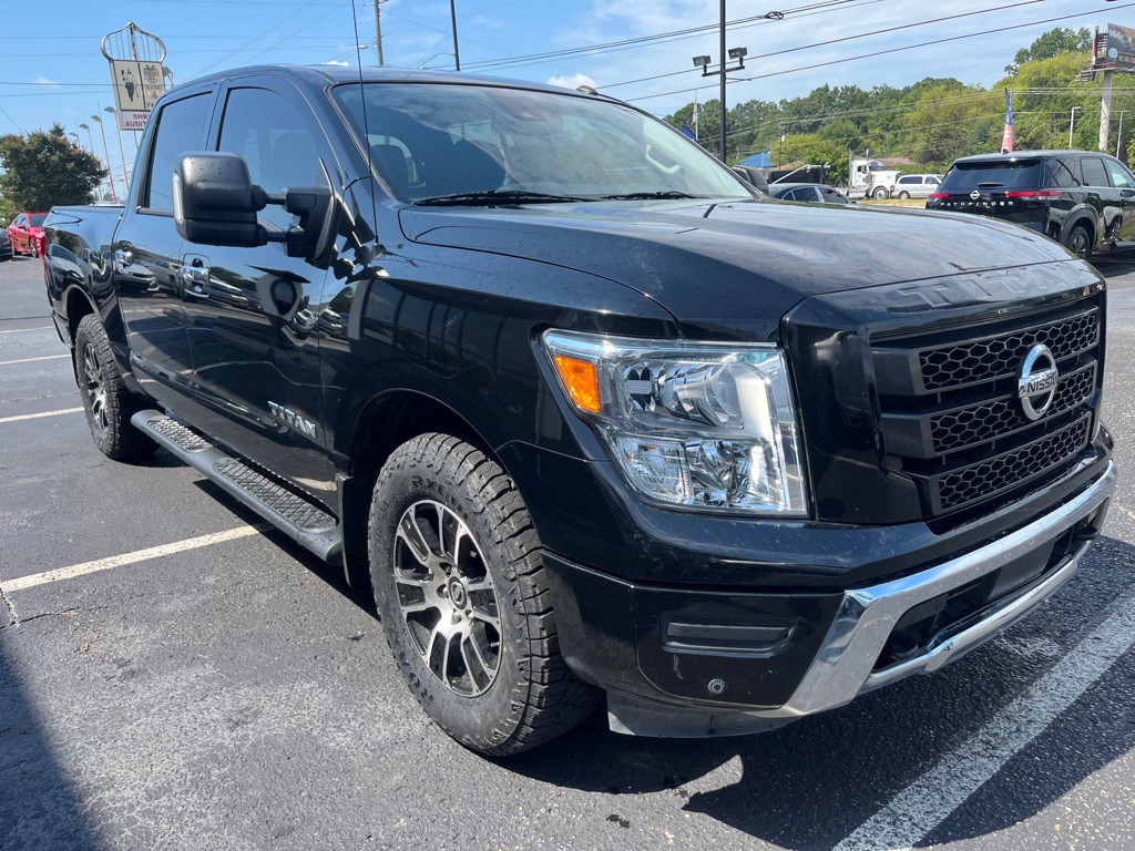 2021 Nissan Titan Image 3