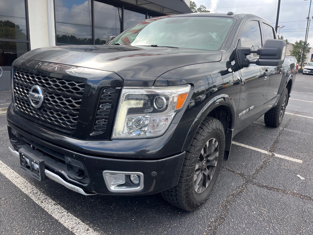 2019 Nissan Titan Image 2