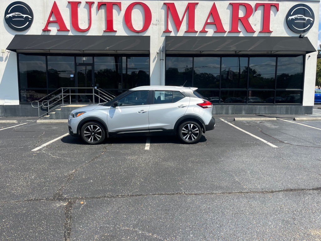 2020 Nissan Kicks Image 1