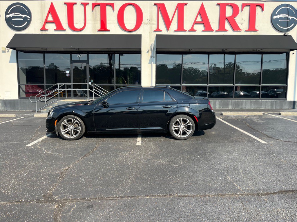 2021 Chrysler 300 Image 1
