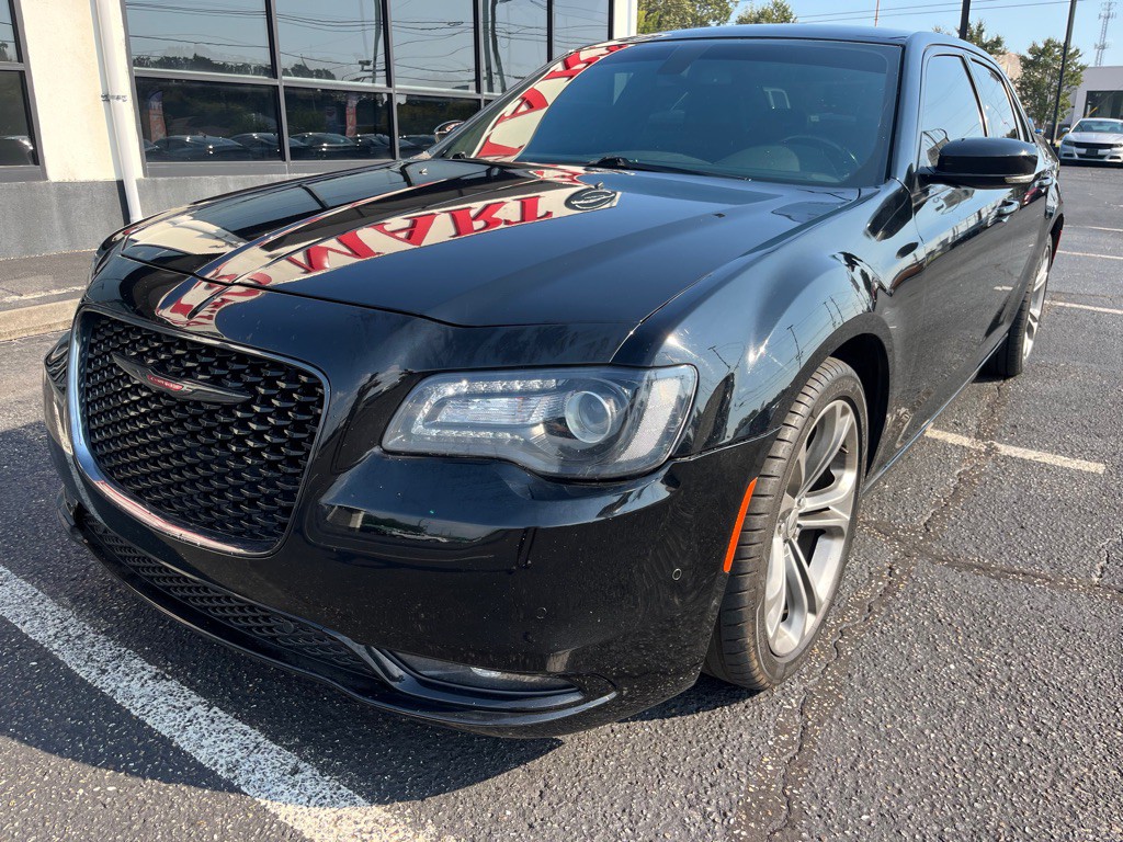 2021 Chrysler 300 Image 2