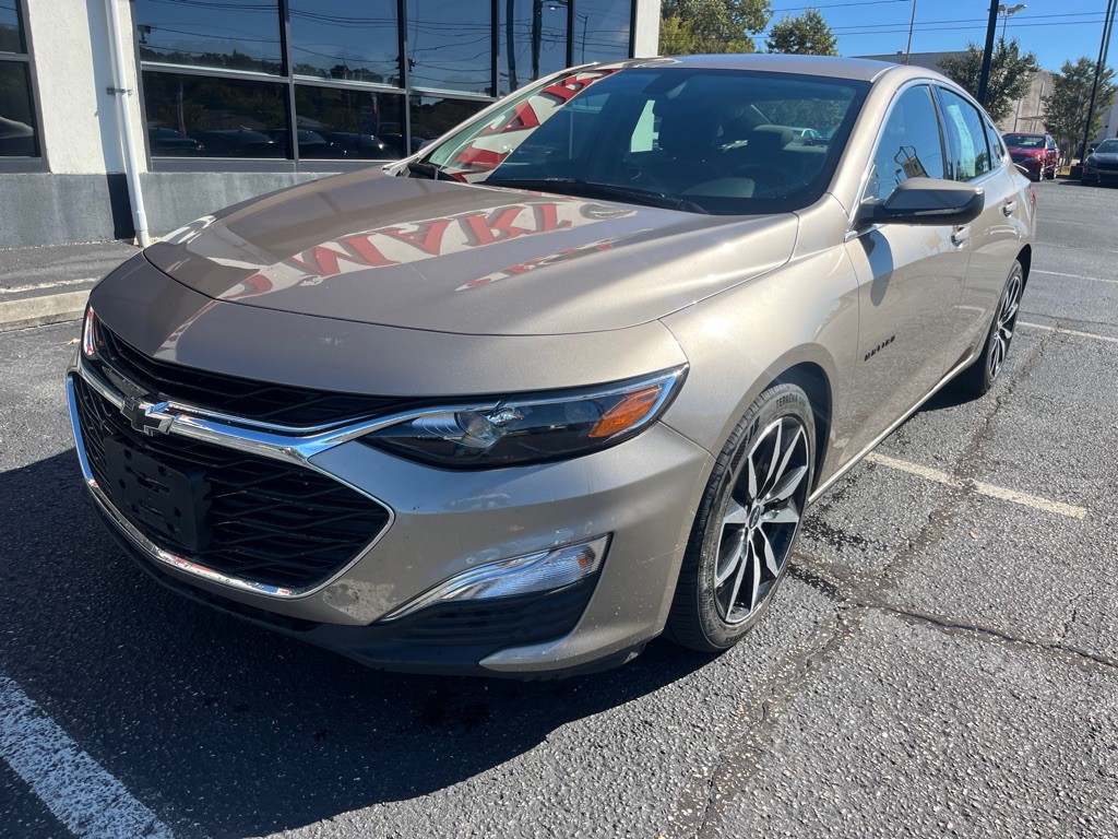 2022 Chevrolet Malibu Image 2